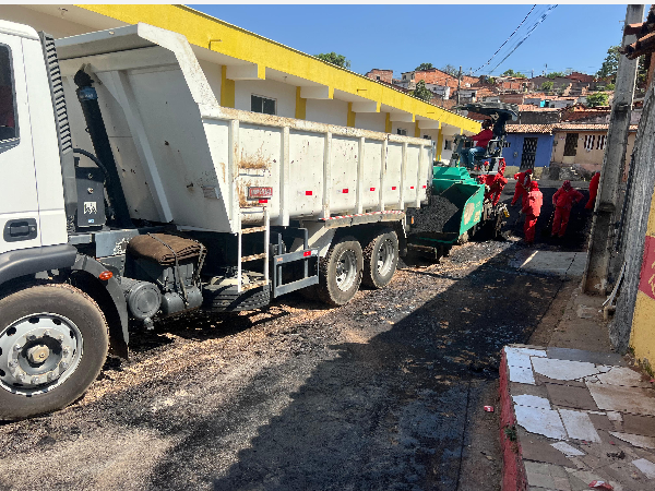 Programa Caminhos do Crato III segue com pavimentações em bairros e distritos