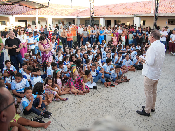 Prefeitura reinaugura Escola Municipal e reforça compromisso com a educação